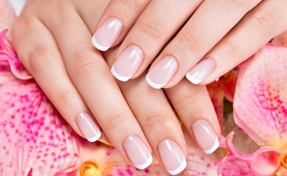 What Are the Different Types of Manicures? (with pictures)