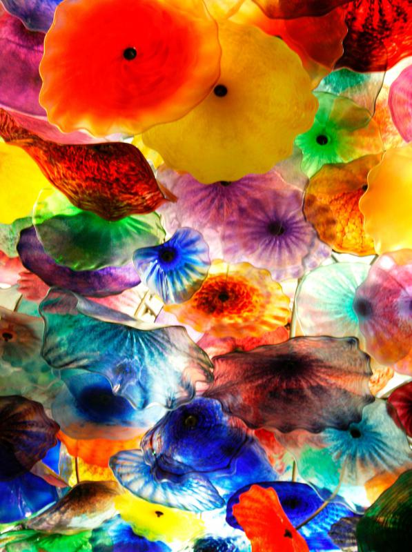 If you're into more than just gambling, consider sights that offer other attractions, such as the Bellagio resort hotel and its fine art gallery.