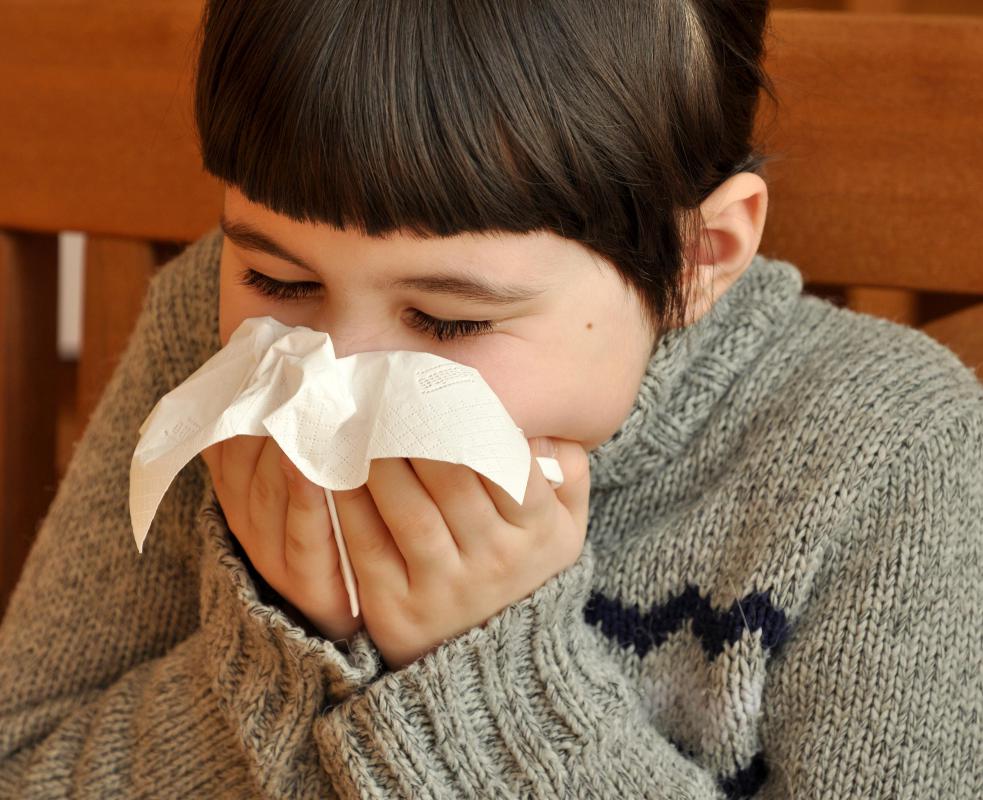 Signs of an allergic reaction to acetaminophen may include runny nose.