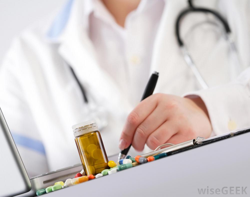 Painkillers may be prescribed to a patient following a fistulotomy.