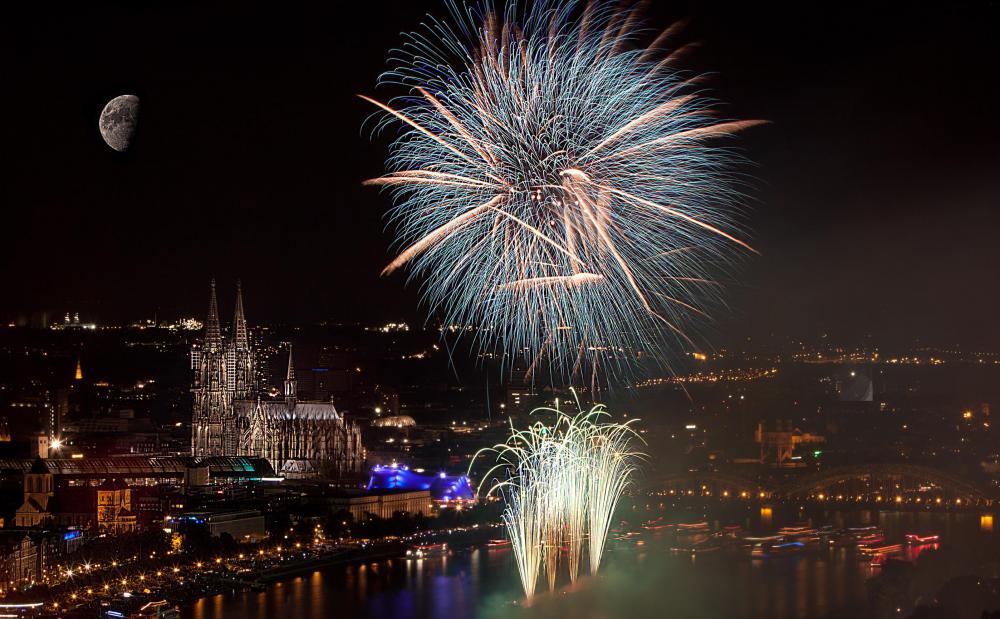 Powdered metals are used as reactants in fireworks.