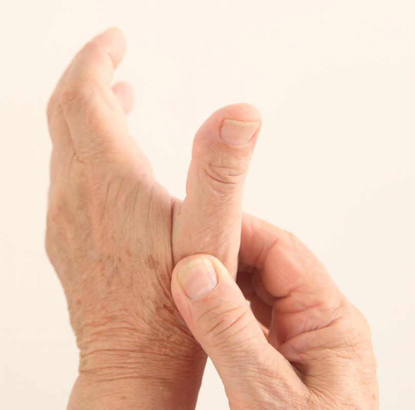 Thumb Pain What are the symptoms of thumb gout? (with pictures)