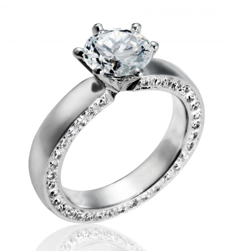 the round cut diamond is a popular choice for an engagement ring