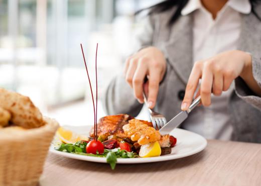 Food contaminated with bacteria can cause food poisoning.