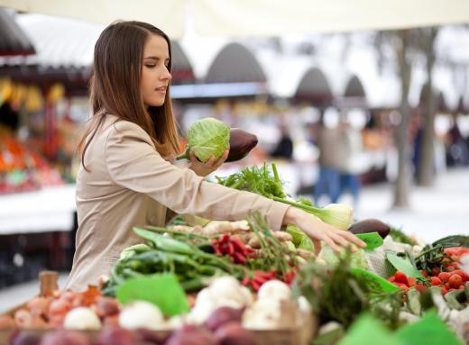 Customers may be able to discuss with growers what the best varieties of produce are for their diet.