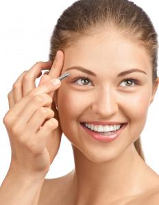 Eyebrow threading is an alternative to plucking eyebrows with tweezers