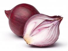 Red onions can be used to make dyes.