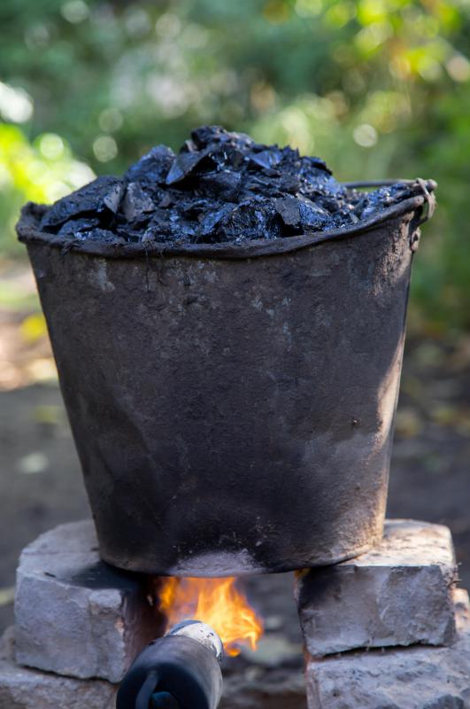 Tar was used to coat fibers to make oakum.