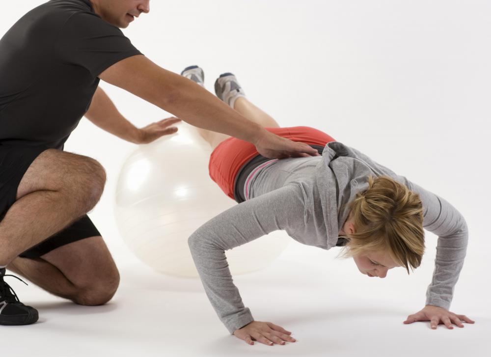 A personal trainer can customize a workout.