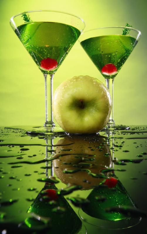 What Is an Apple Martini? (with pictures)