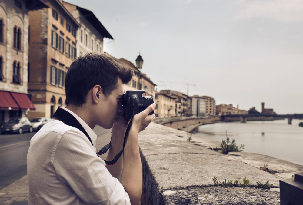  Un photographe d'architecture se spécialise dans le travail avec des structures ou des espaces d'ingénierie, qui peuvent aller des temples anciens aux garages de stationnement.