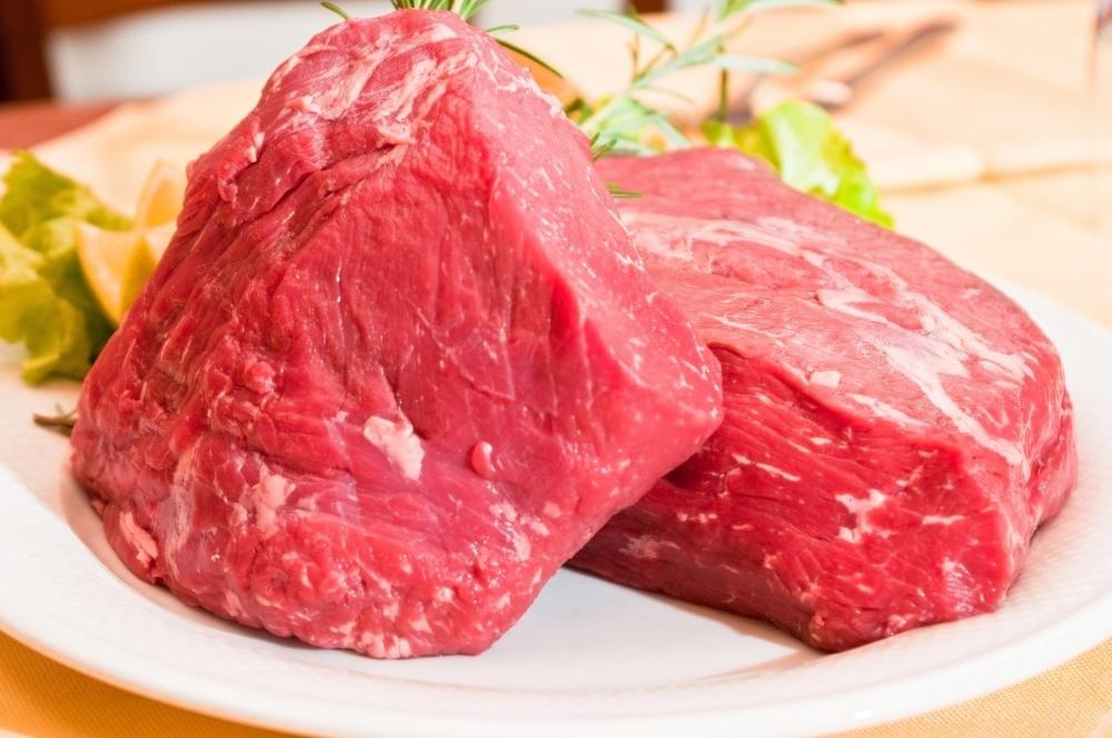 Buffalo meat. Bison meat. Биток животных.