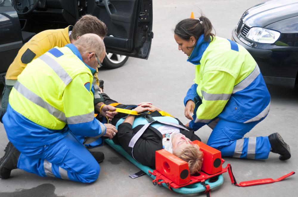 I pazienti con gravi lesioni alla testa possono aver bisogno di drenaggi impiantati nei loro ventricoli per drenare il liquido cerebrospinale in eccesso.