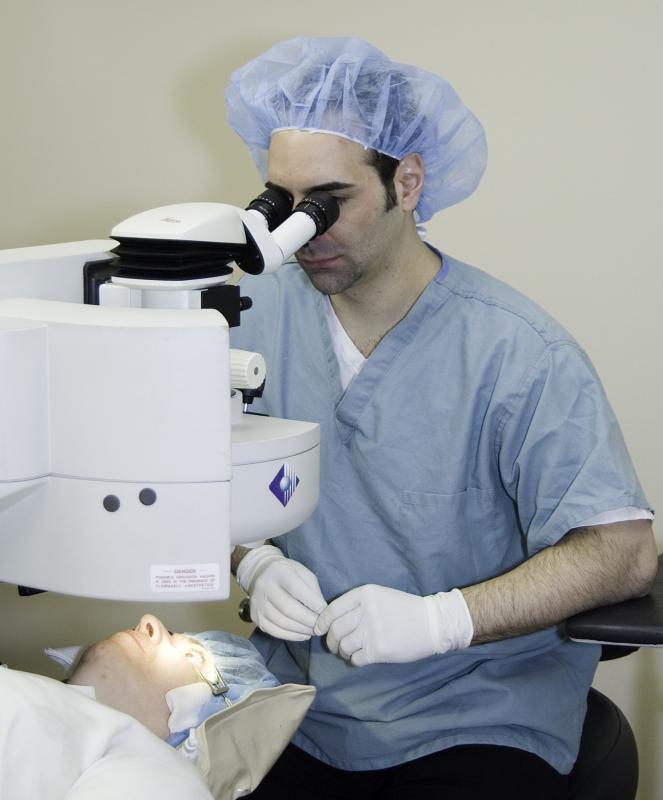 what-does-an-ophthalmology-technician-do-with-pictures