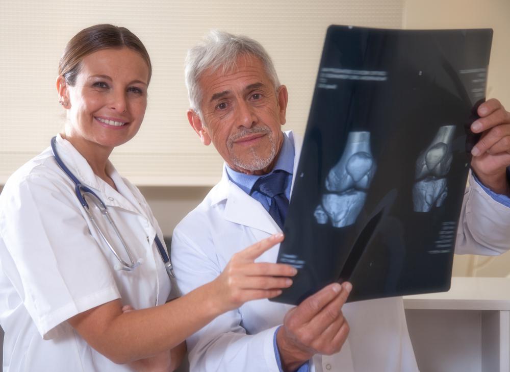 What does an Orthopedist do? (with pictures)