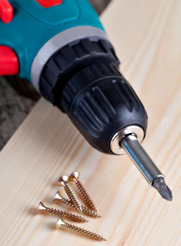 Types of electric online screwdrivers