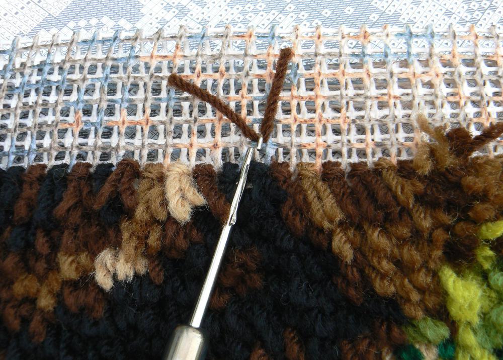 What are the Basic Tools of RugMaking? (with pictures)