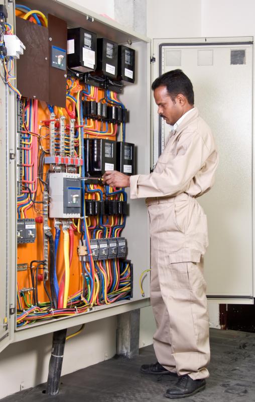 What Is an Electrical Short? (with pictures) home electric fuse box wiring 