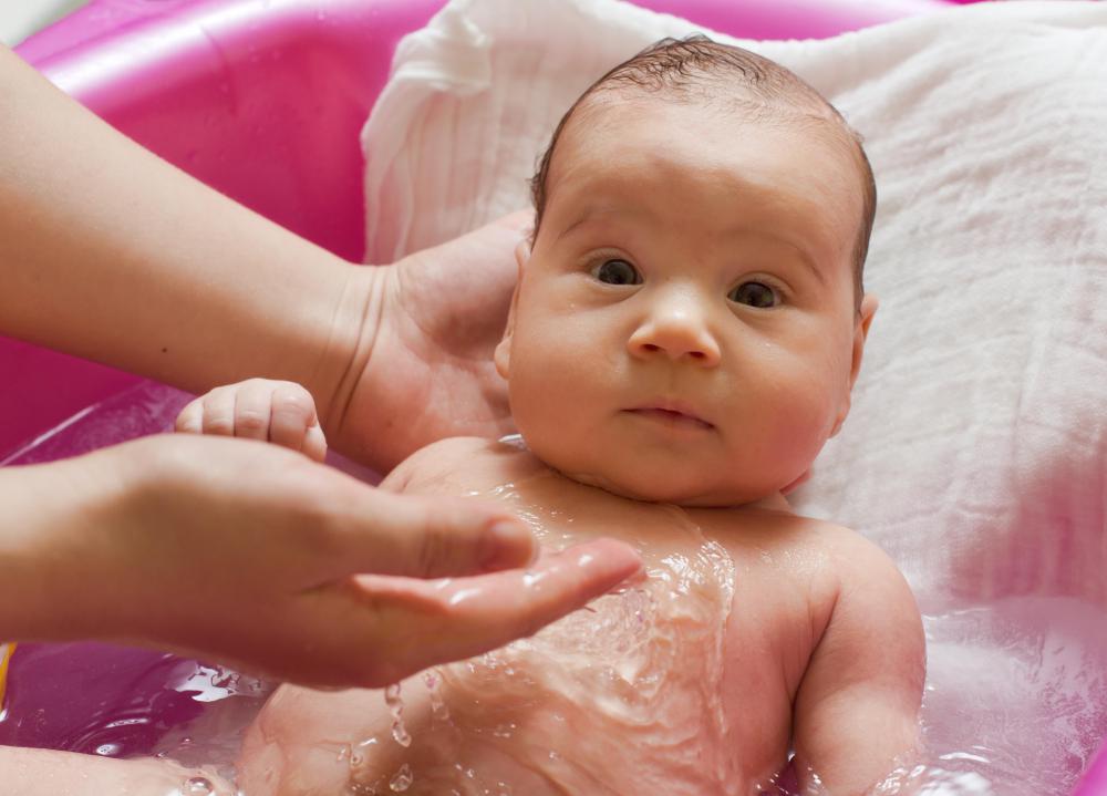 newborn sponge bath