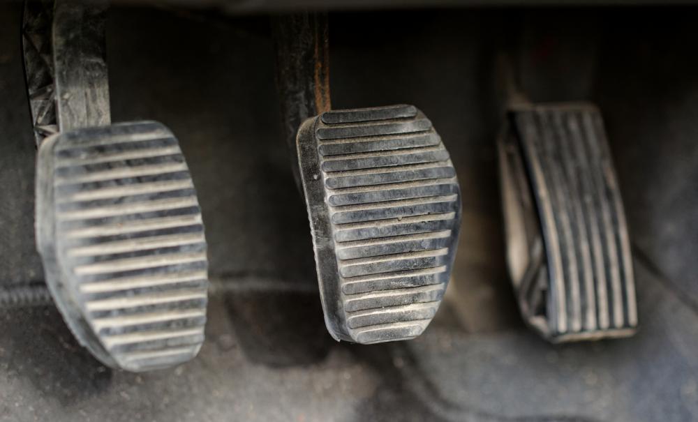 What is an Accelerator Pedal? (with pictures)