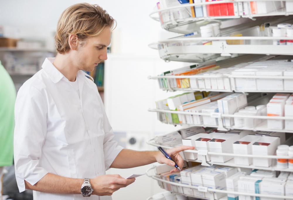 What are the Different Pharmacy Clerk Jobs? (with pictures)