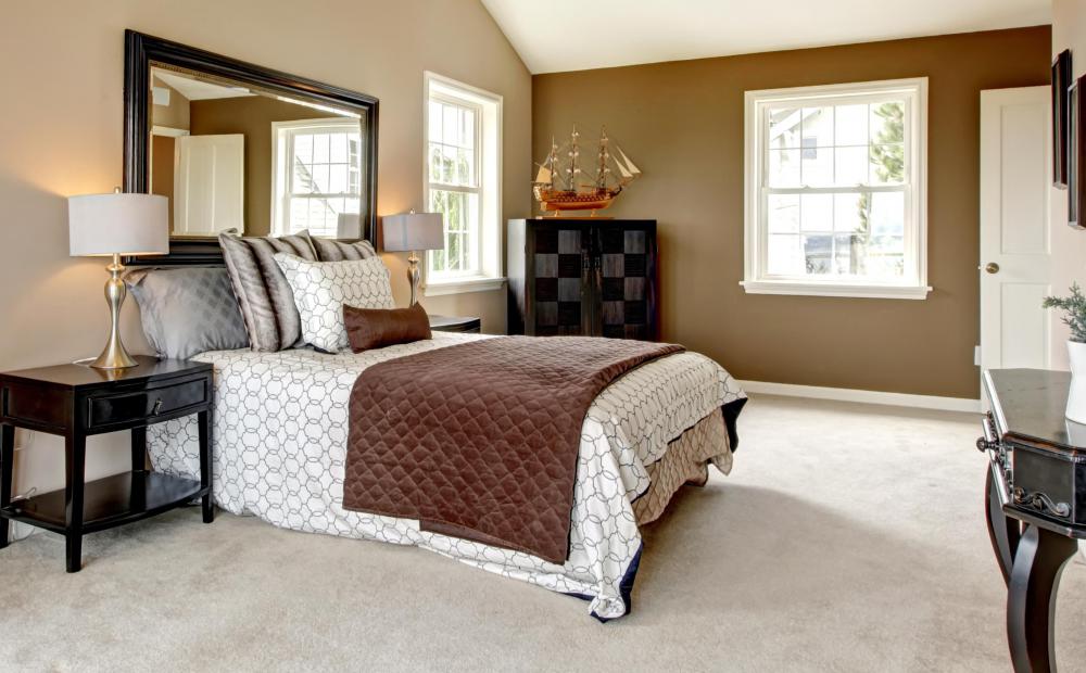 what is a master bedroom? (with pictures)