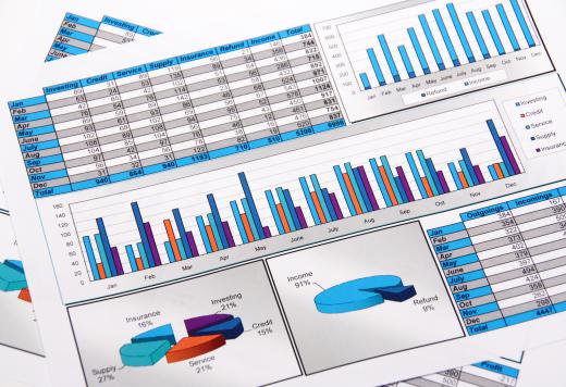 An underwriter examines a company's financials and current market conditions before settling on an initial public offering.