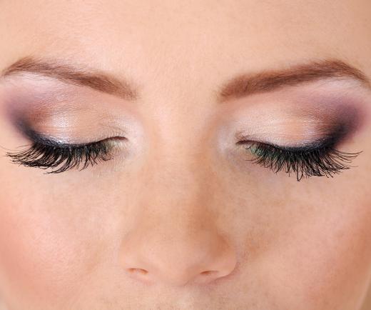 Brighter shades or eyeshadow are recommended for nighttime events.