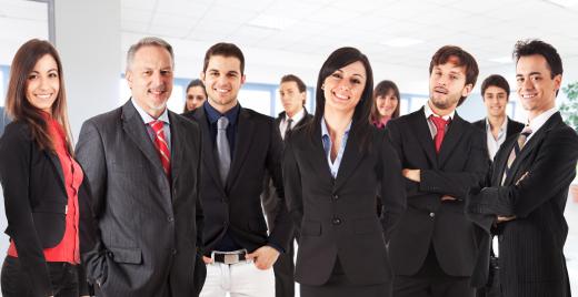 Within specific industries, some independent companies organize training sessions for sales employees.