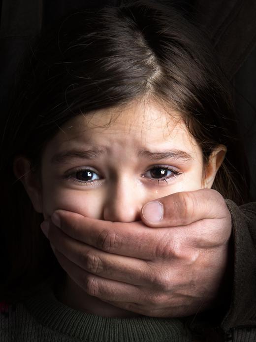 Hearing a child scream for help may mean that you should call authorities to assist him or her.