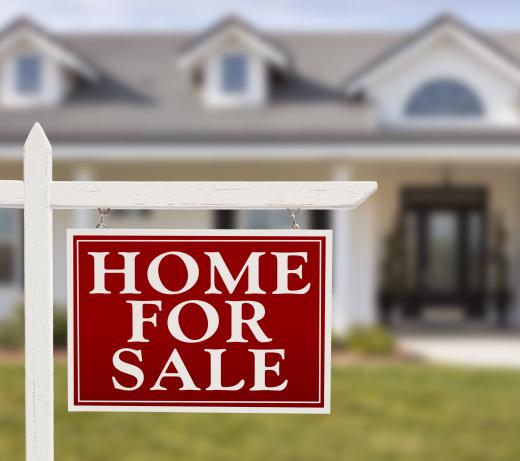 Selling a house privately saves money by not paying commission to a real estate agent.