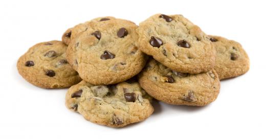 Chocolate chip cookies containing baking powder.