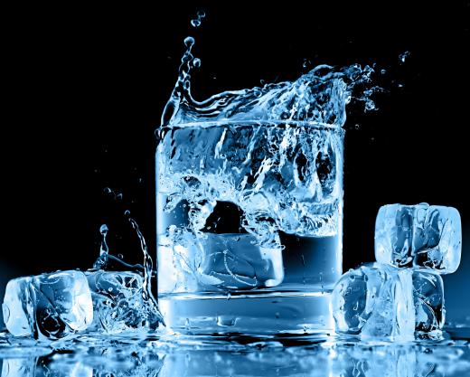 Ice water can soothe a sore throat.