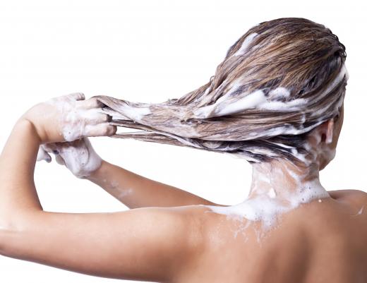 Sulfate-free shampoos can be used to help reduce thinning hair, dandruff, dry scalp, or frizz.