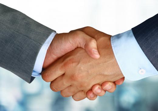 Be sure to give a firm handshake at an internship interivew.