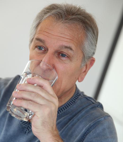 Drinking water is the most common source of giardiasis in the US.