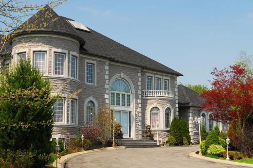 People may sell a variety of objects via online internet auctions, including mansions.