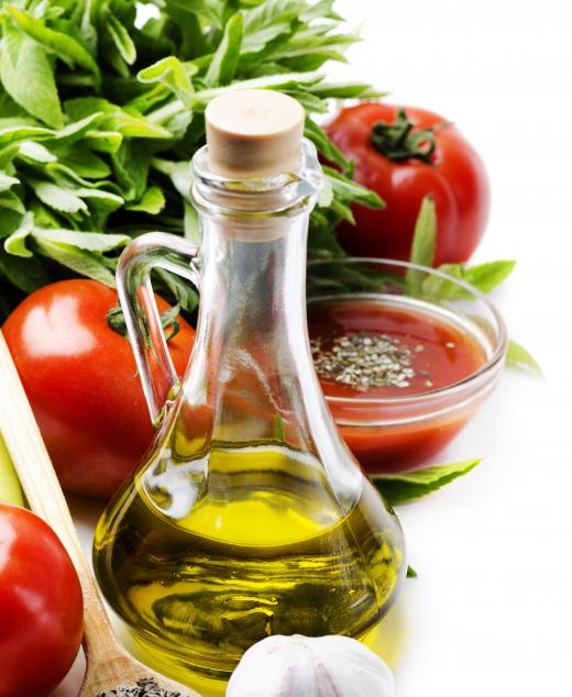 Tomatoes contain all four major carotenoids, which may help prevent macular degeneration.