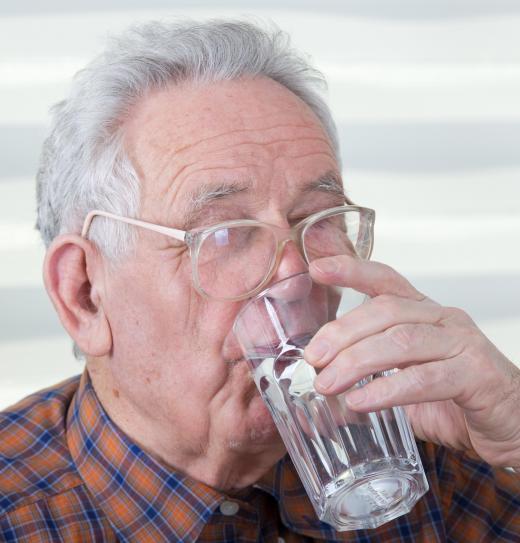 Depending on the cause of dry mouth, drinking plenty of water may help relieve the condition.