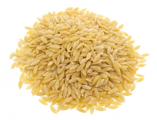 Orzo pasta, which can be served with basil.