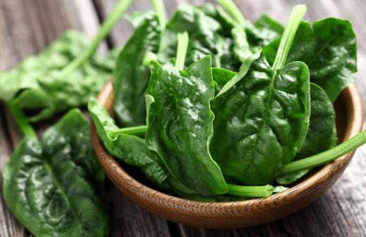 Spinach may be used in place of lettuce for fattoush.