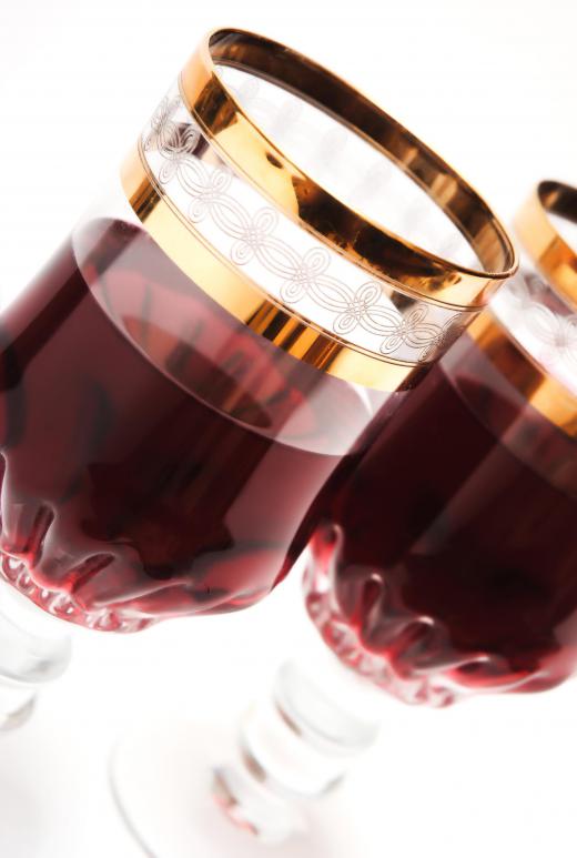 Red wine helps increase blood flow to the brain.