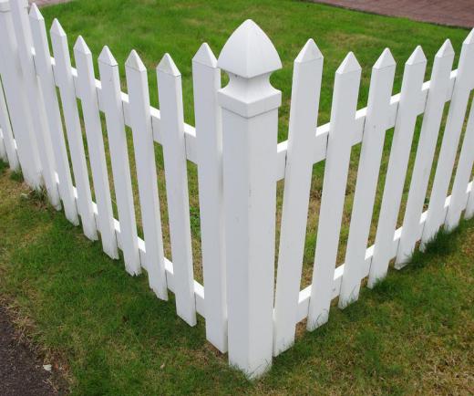 Vinyl fencing comes in a variety of shapes and sizes, so the purpose for the fence will be a factor in determining which one to buy.