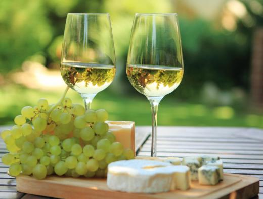 The best white wines are less than ten years old.