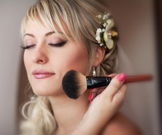 Most mineral foundations are made using natural products such as zinc oxide and titanium dioxide.