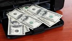 How does a Counterfeit Money Pen Work? (with pictures)