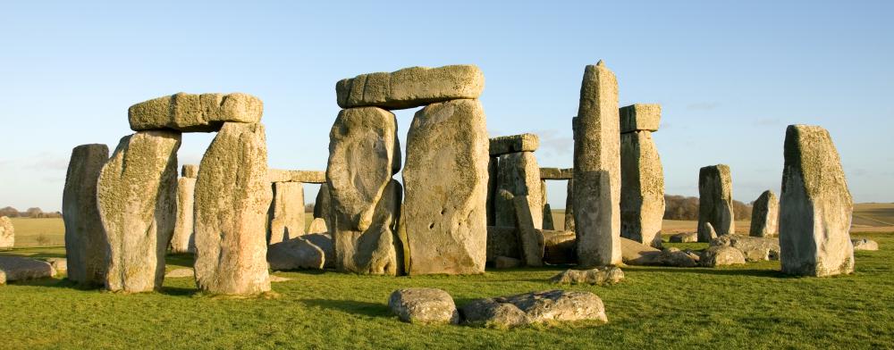 stonehenge 2000 bc