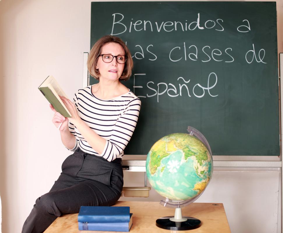 What Does A Spanish Teacher Do with Pictures 