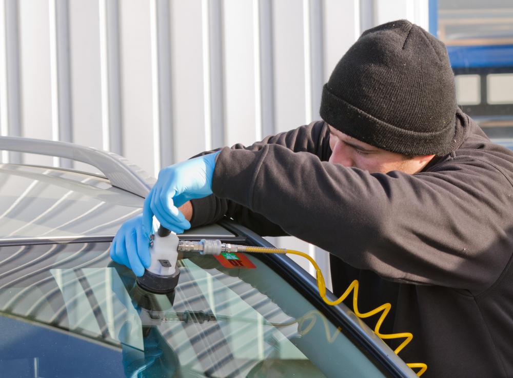 how much to replace windshield crack