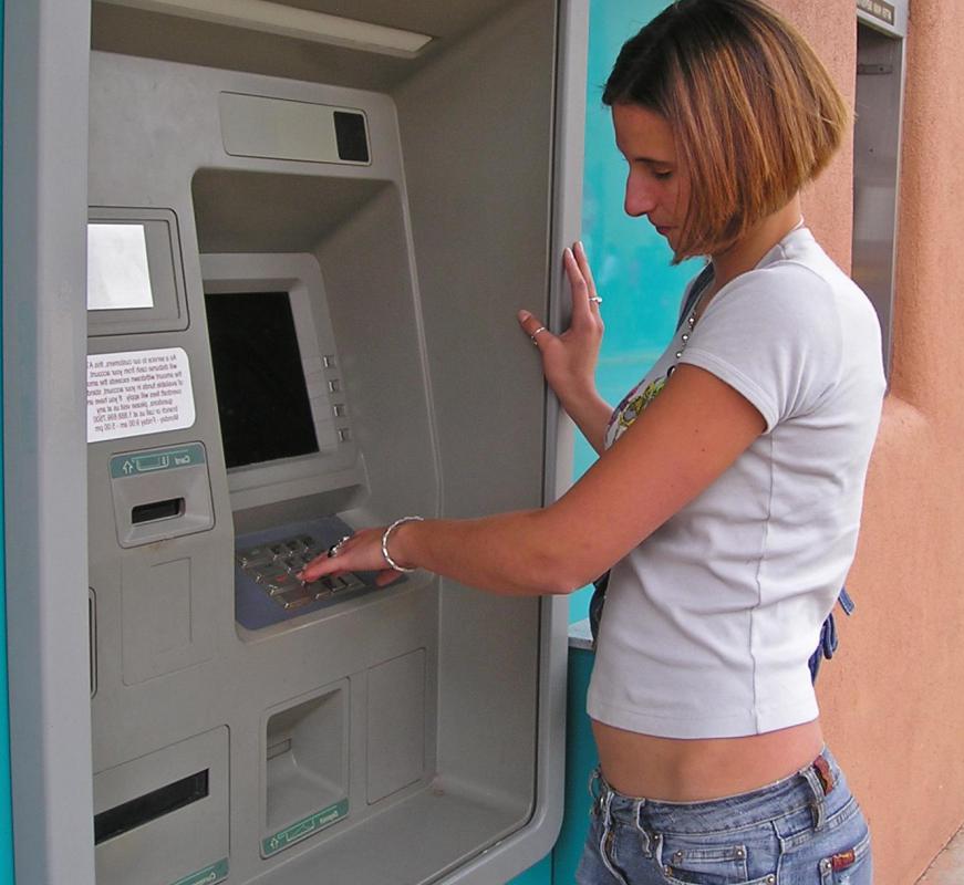 How Do I Avoid Atm Fees With Pictures 7251